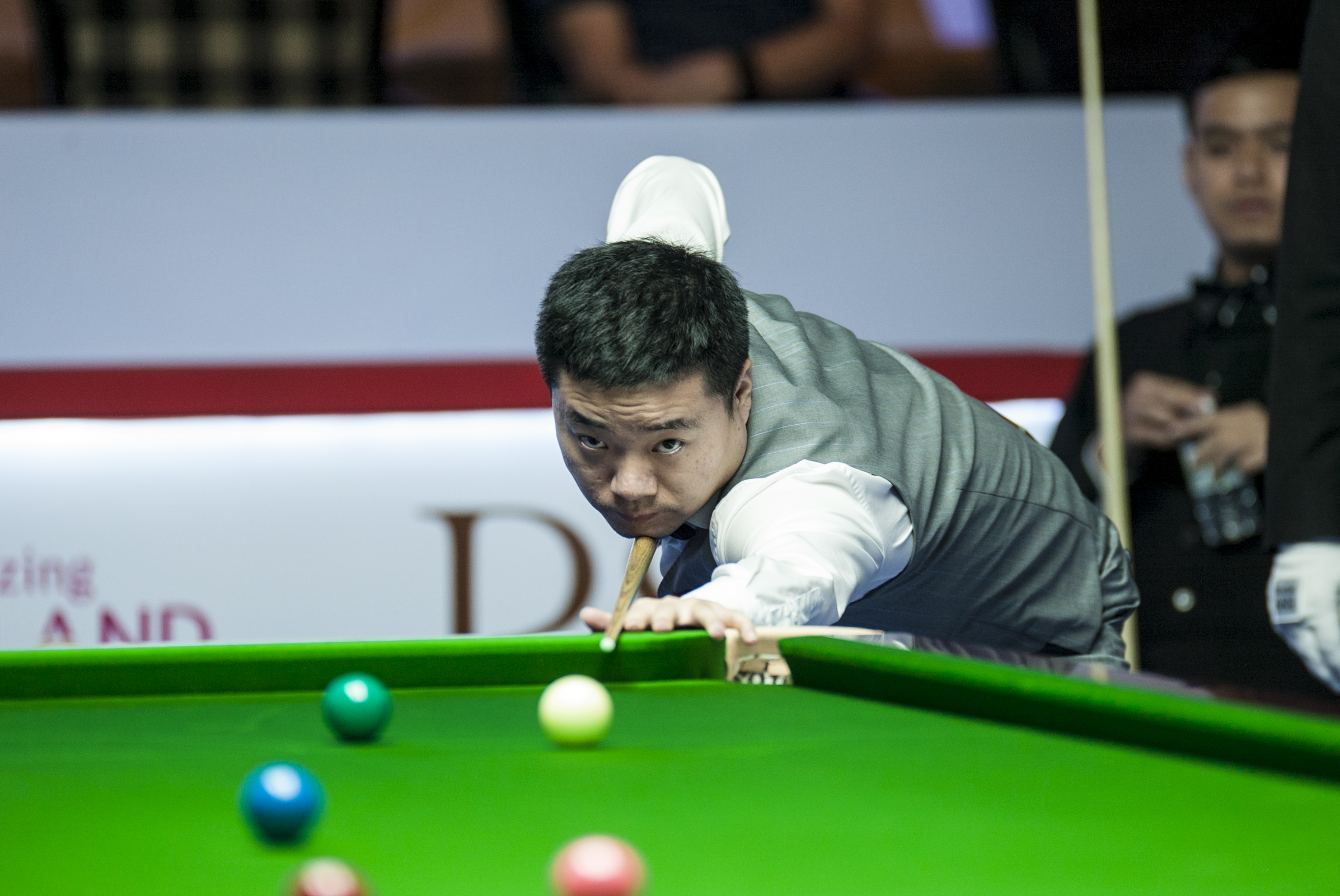 上挺身而出 上挺身而出