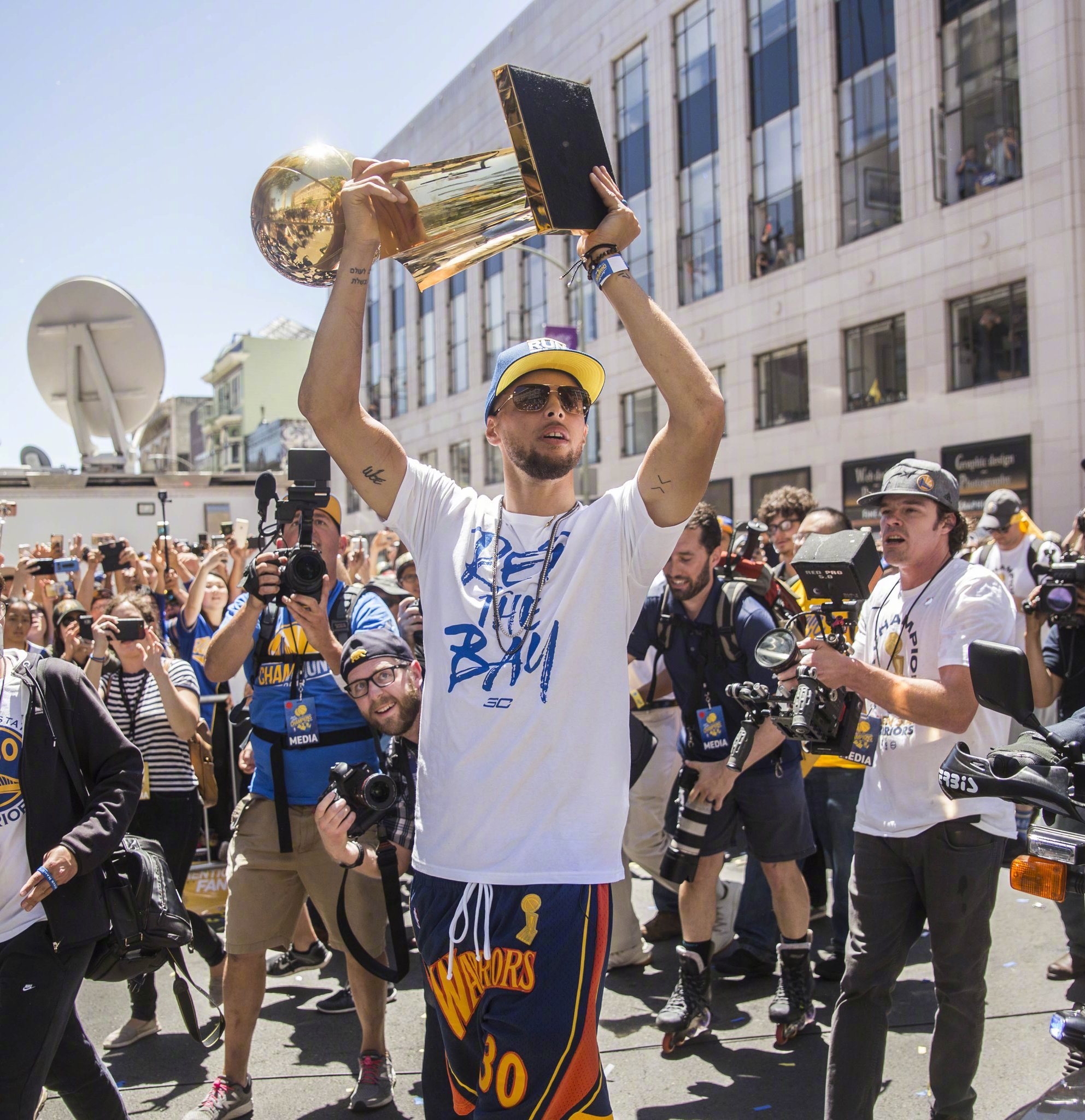 具有较高诚 具有较高诚