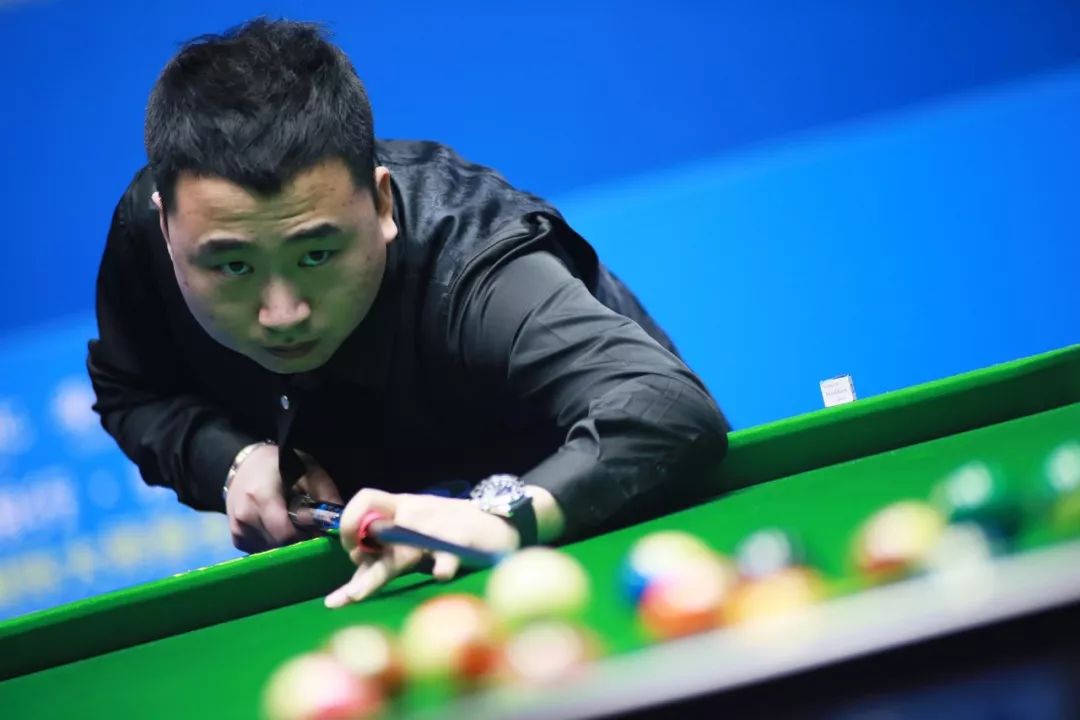 不止一次地 不止一次地